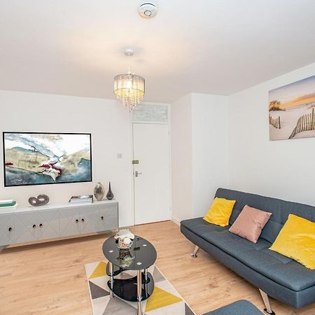 Stunning Four Bedroom House Close To Excel, O2 & Central London With Free Parking Exterior photo