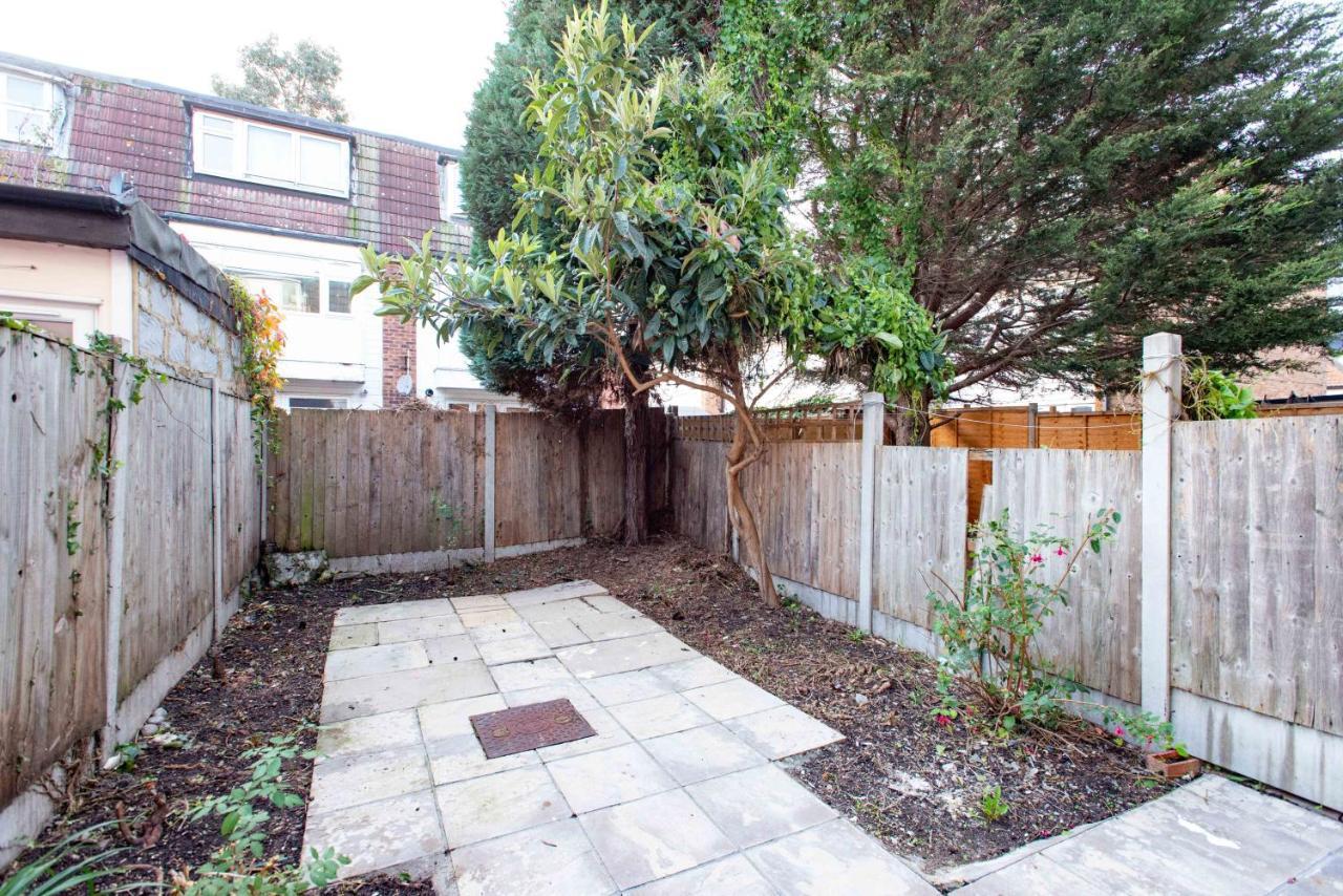 Stunning Four Bedroom House Close To Excel, O2 & Central London With Free Parking Exterior photo