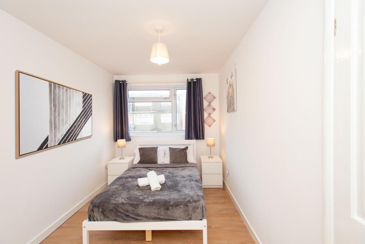 Stunning Four Bedroom House Close To Excel, O2 & Central London With Free Parking Exterior photo