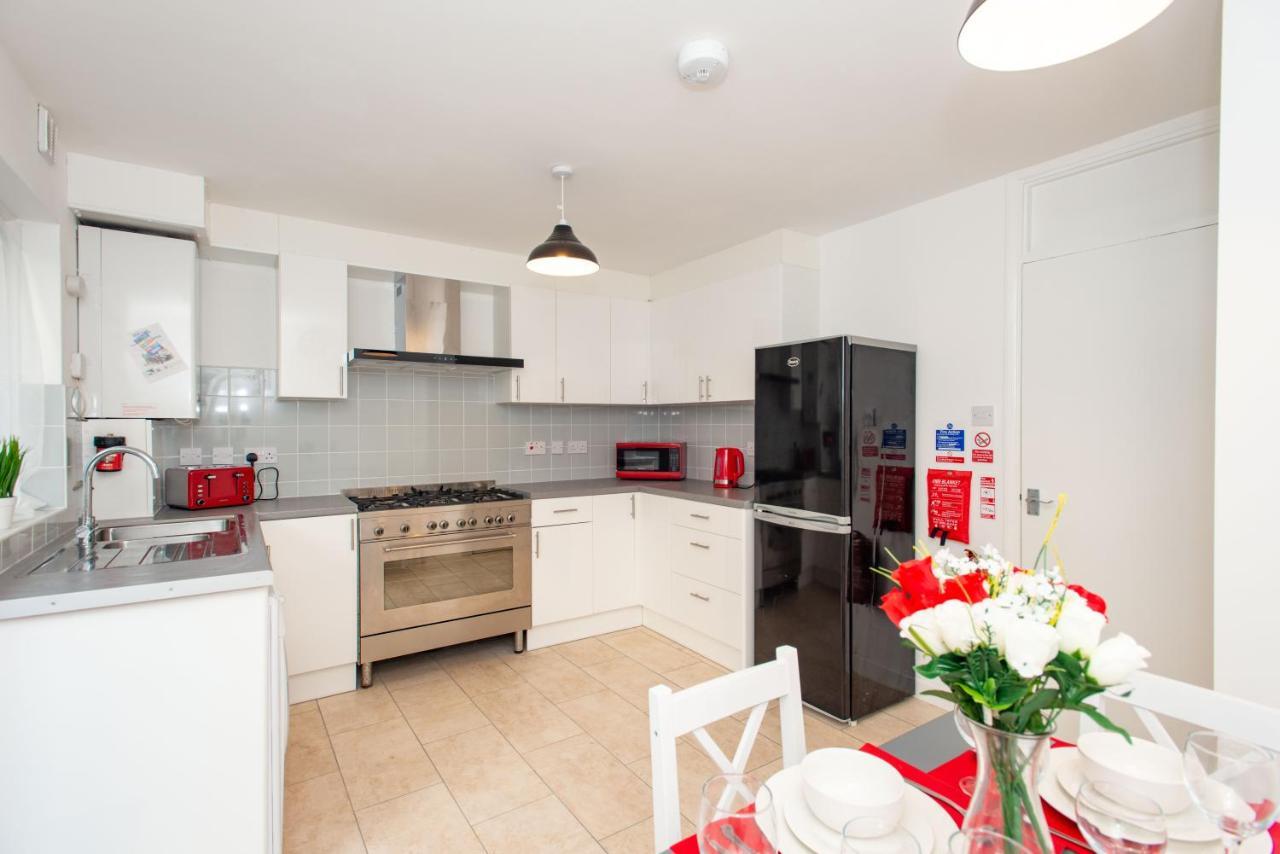 Stunning Four Bedroom House Close To Excel, O2 & Central London With Free Parking Exterior photo